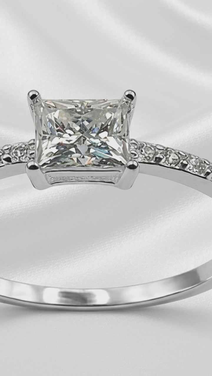 ANEL MOISSANITE PEDRA QUADRADA CRAVEJADO 5MM. ARO 16